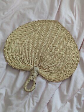 Tan Woven Palm Leaf Handheld Heart Fan OS